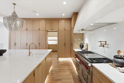 $6,246,996 | 818 Brentview Drive, Nashville, TN 37220