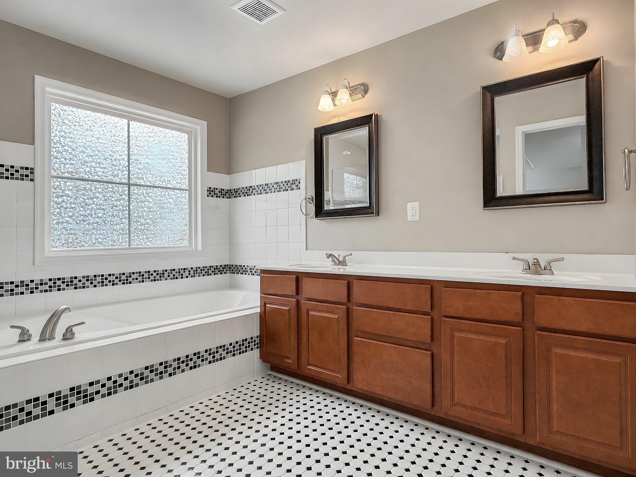 18532 Cherryfield Road Drayden, MD 20630 - Photo 33 of 58 Primary en suite bathroom; soaking tub