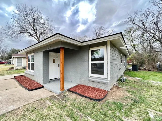 $2,500 | 2107 Hedgerow Street, Arlington, TX 76010
