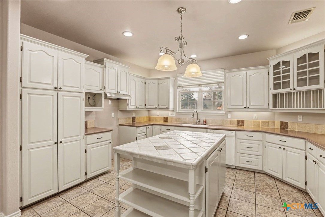 307 West Main Street Stockdale, TX 78160 - Photo 17 of 36