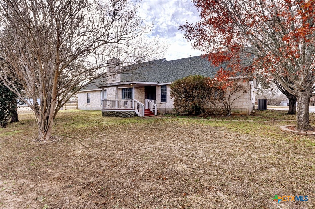 307 West Main Street Stockdale, TX 78160 - Photo 4 of 36 a front view of house with a garden