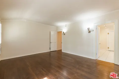 $4,500,000 | 10637 Ashton Avenue, Los Angeles, CA 90024