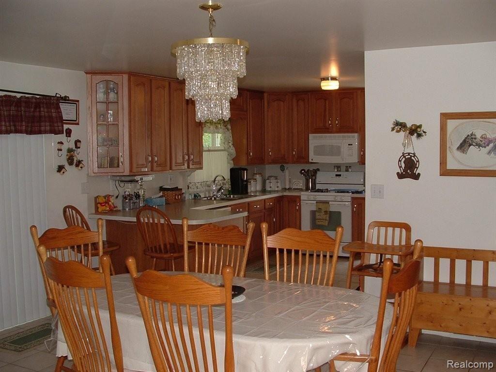607 East Millington Road Mayville, MI 48744 - Photo 3 of 13 DSCF0009.JPG