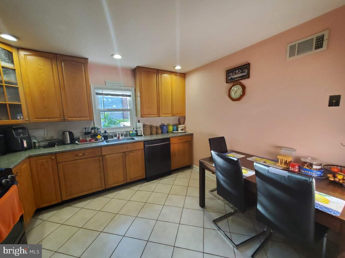 429 Rennard Street Philadelphia, PA 19116 - Photo 17 of 34 Gallery Image 17
