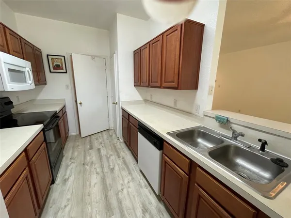 $1,975 | 3501 Cattlebaron Drive, Fort Worth, TX 76262