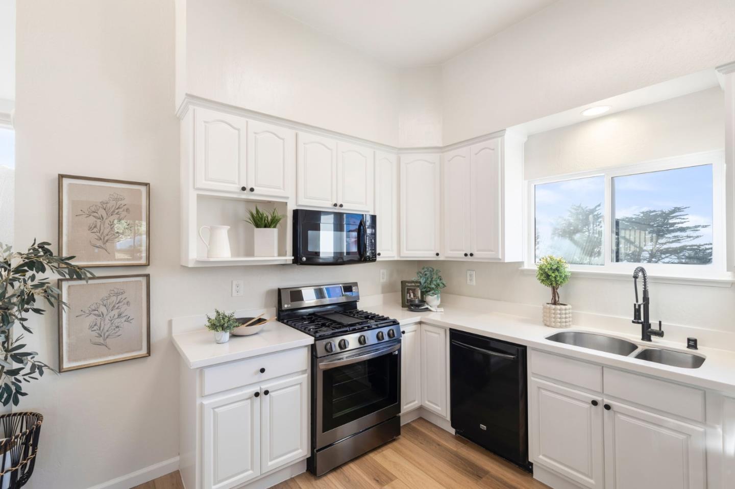 214 Clifton Road Pacifica, CA 94044 - Photo 8 of 26 Gallery Image 8