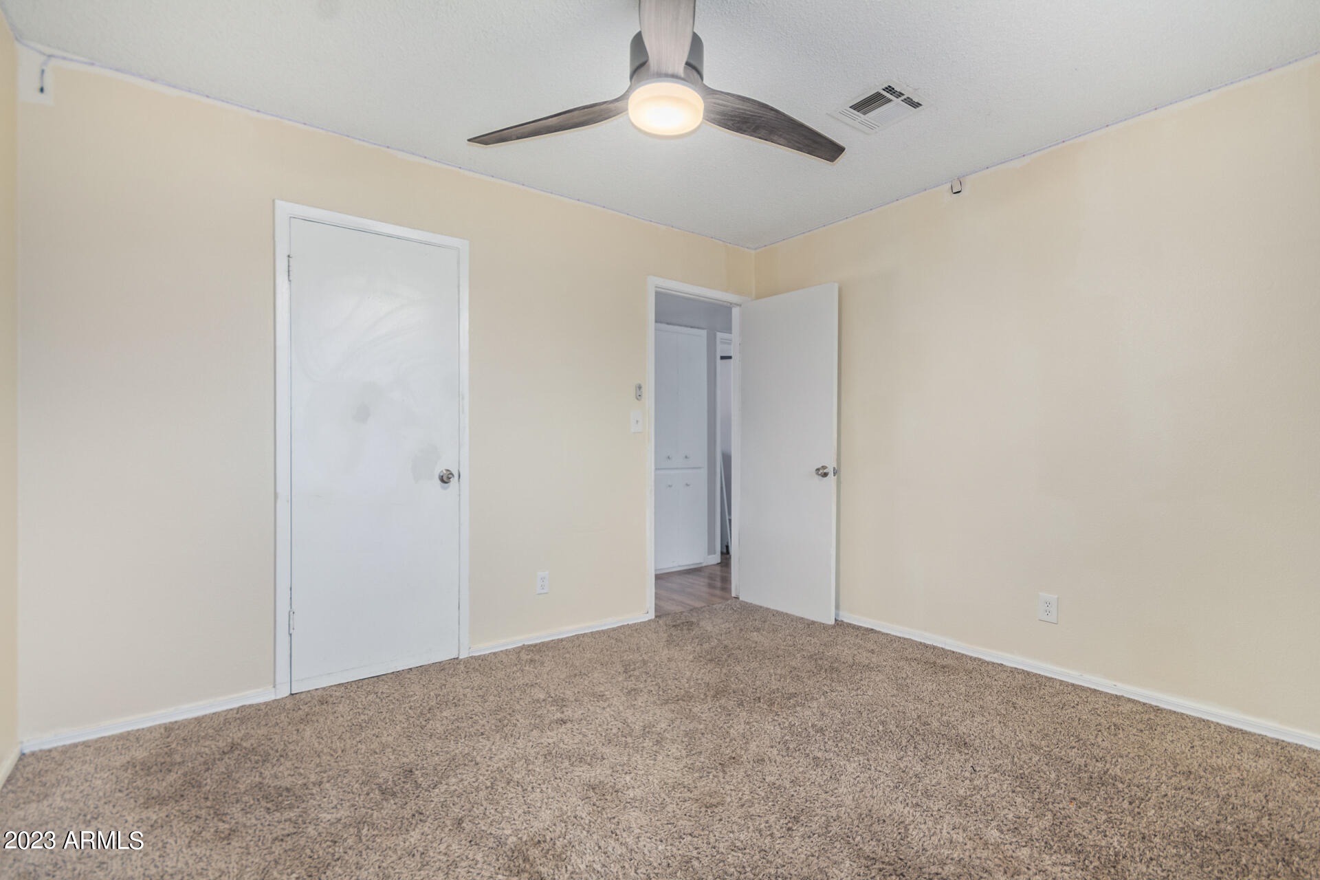 2248 East Chipman Road Phoenix, AZ 85040 - Photo 14 of 30 0019-19 - Chipman