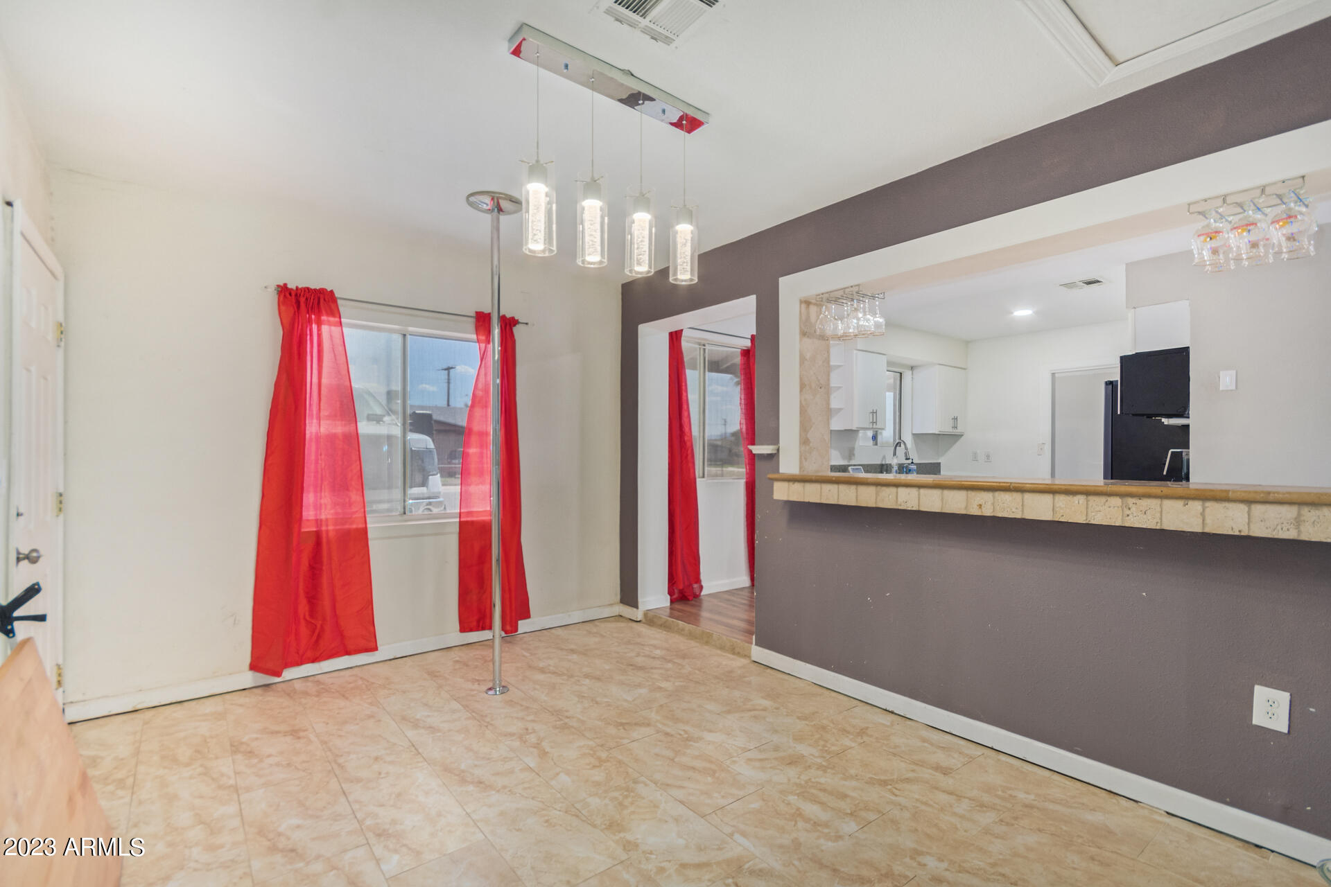 2248 East Chipman Road Phoenix, AZ 85040 - Photo 3 of 30 0007-08 - Chipman