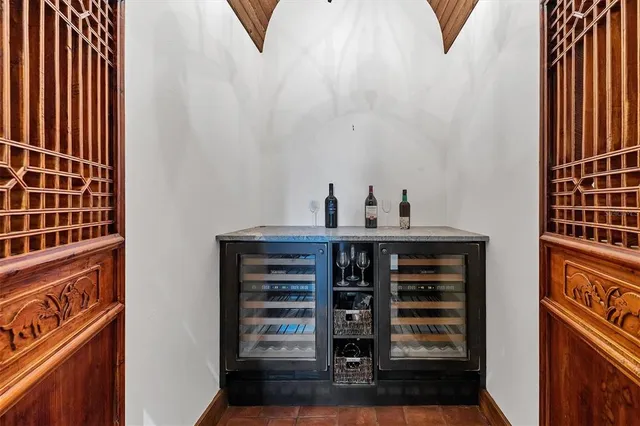 $5,750,000 | 315 South Shore Drive, Sarasota, FL 34234