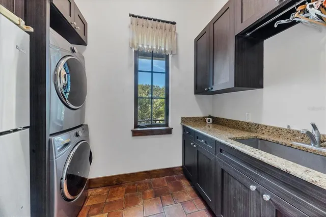 $5,750,000 | 315 South Shore Drive, Sarasota, FL 34234