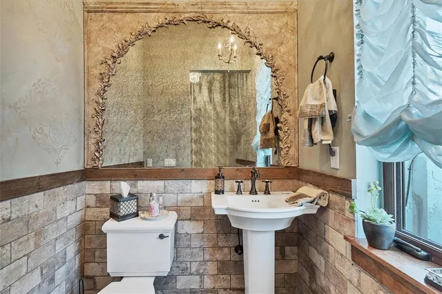 $5,750,000 | 315 South Shore Drive, Sarasota, FL 34234