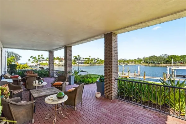 $5,750,000 | 315 South Shore Drive, Sarasota, FL 34234