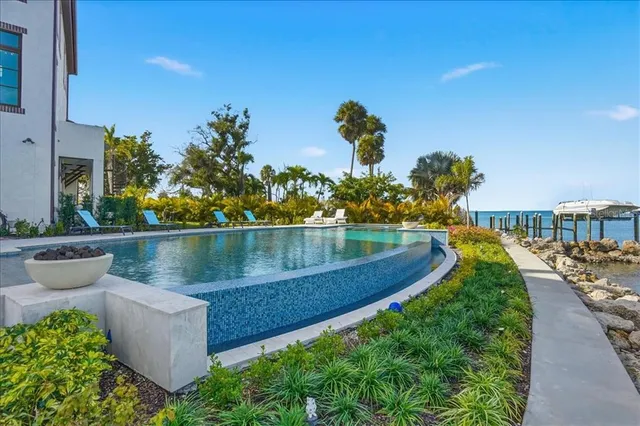 $5,750,000 | 315 South Shore Drive, Sarasota, FL 34234