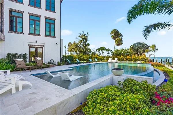 $5,750,000 | 315 South Shore Drive, Sarasota, FL 34234