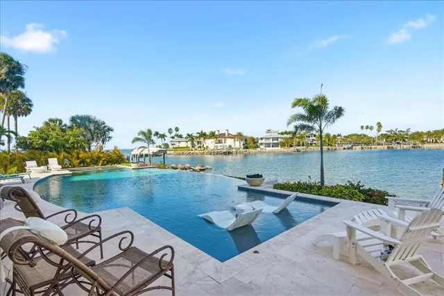 $5,750,000 | 315 South Shore Drive, Sarasota, FL 34234