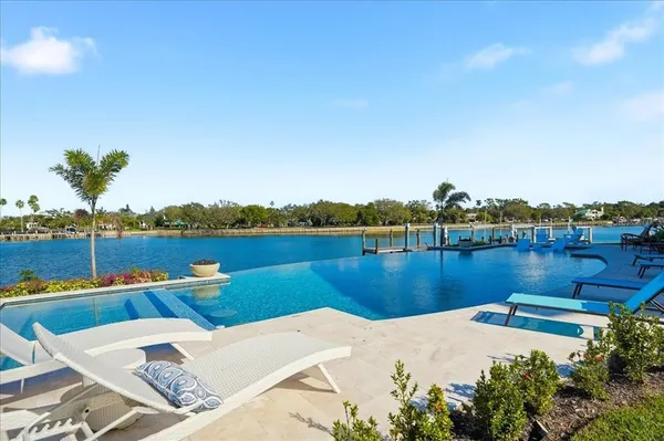 $5,750,000 | 315 South Shore Drive, Sarasota, FL 34234