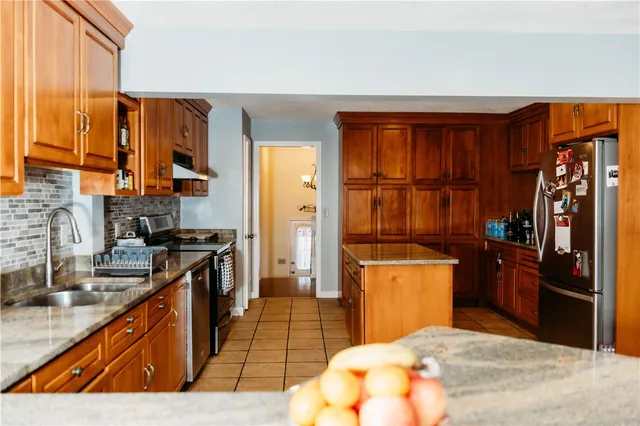 $749,000 | 16 Ward Avenue, Middletown, RI 02842