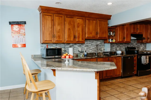 $749,000 | 16 Ward Avenue, Middletown, RI 02842