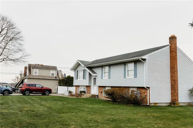 $749,000 | 16 Ward Avenue, Middletown, RI 02842