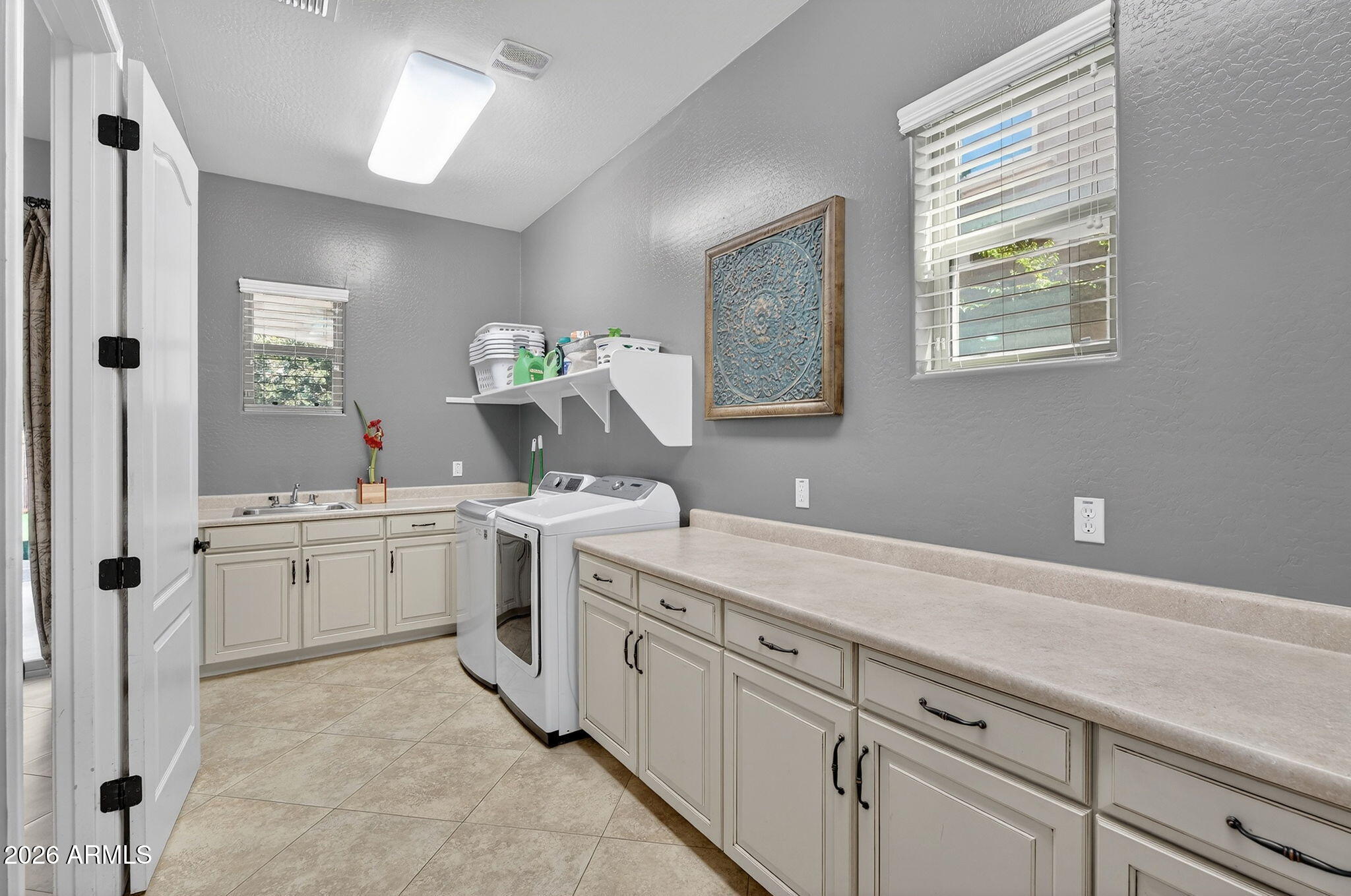 2926 East Wyatt Way Gilbert, AZ 85297 - Photo 19 of 71 58-web-or-mls-30 Wyatt Way