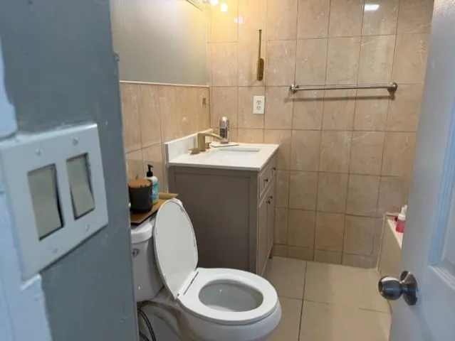 $3,000 | 7 Chopin Court, Unit 1B, Jersey City, NJ 07302