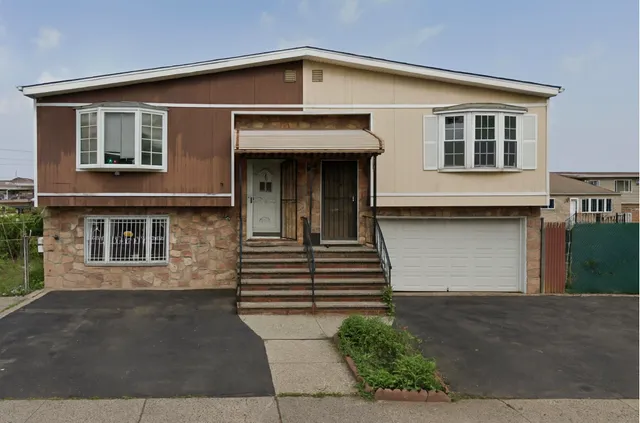 $3,000 | 7 Chopin Court, Unit 1B, Jersey City, NJ 07302