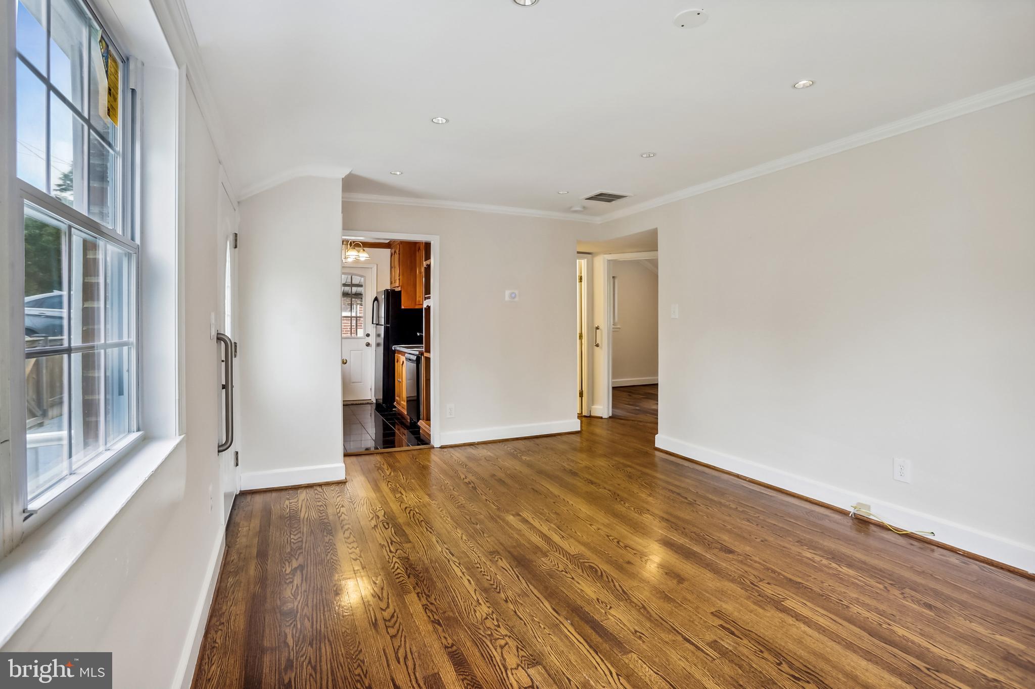 2606 Weisman Road Silver Spring, MD 20902 - Photo 11 of 61