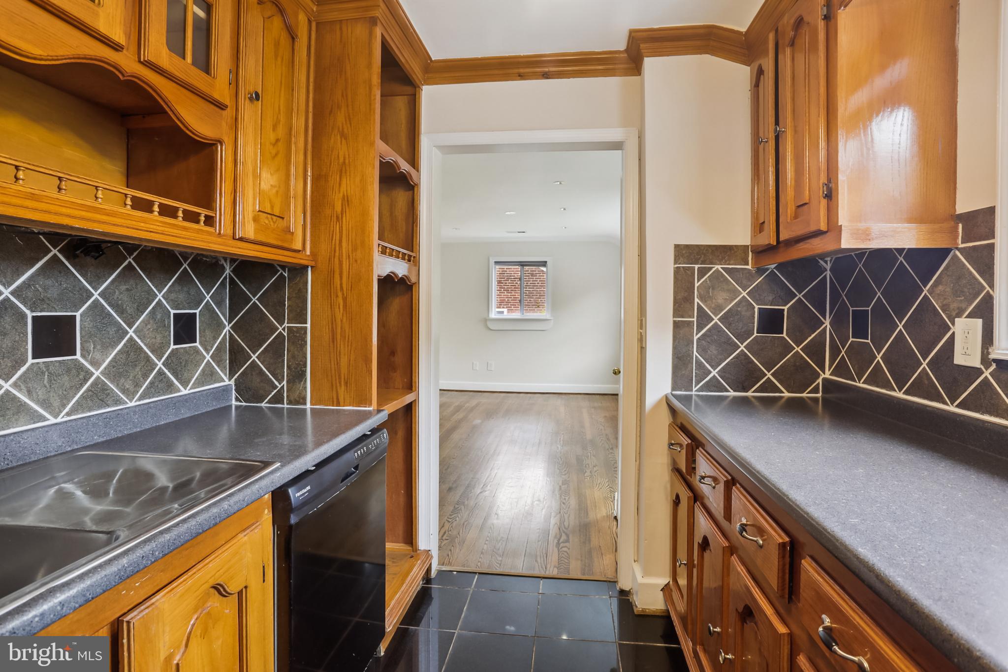 2606 Weisman Road Silver Spring, MD 20902 - Photo 6 of 61