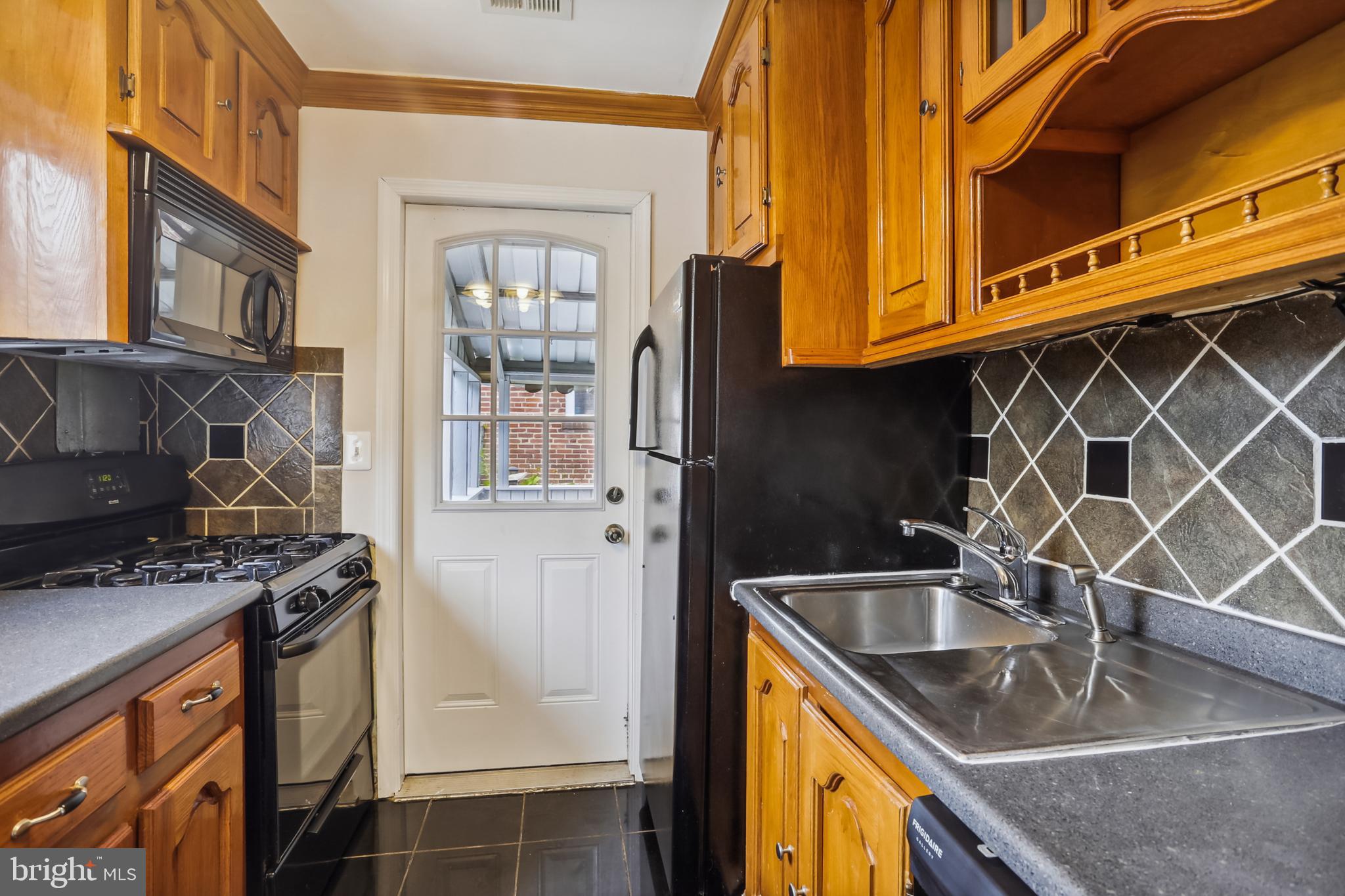 2606 Weisman Road Silver Spring, MD 20902 - Photo 7 of 61