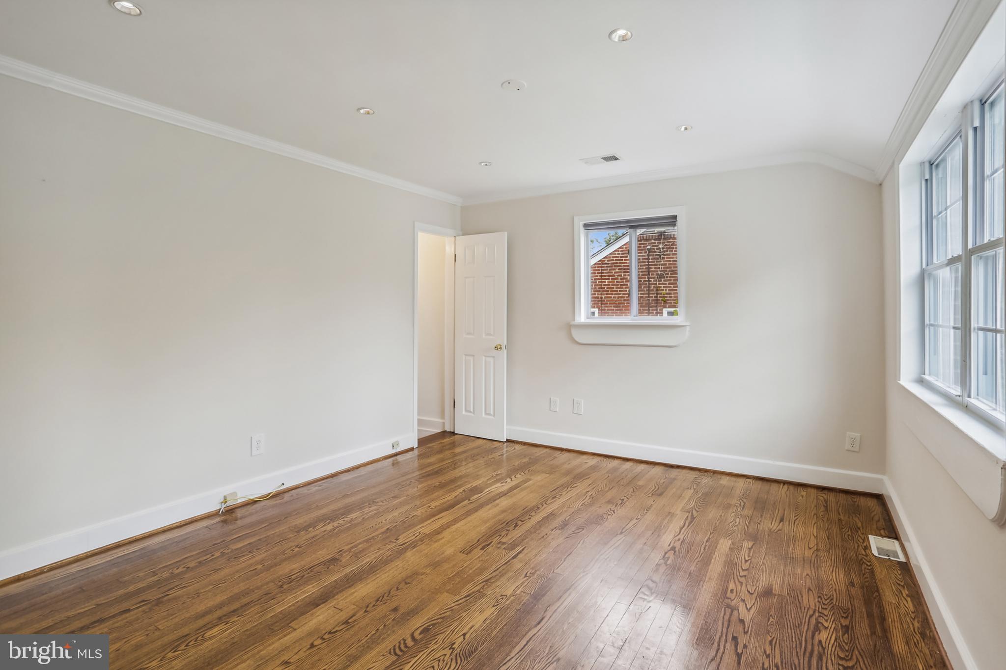 2606 Weisman Road Silver Spring, MD 20902 - Photo 8 of 61