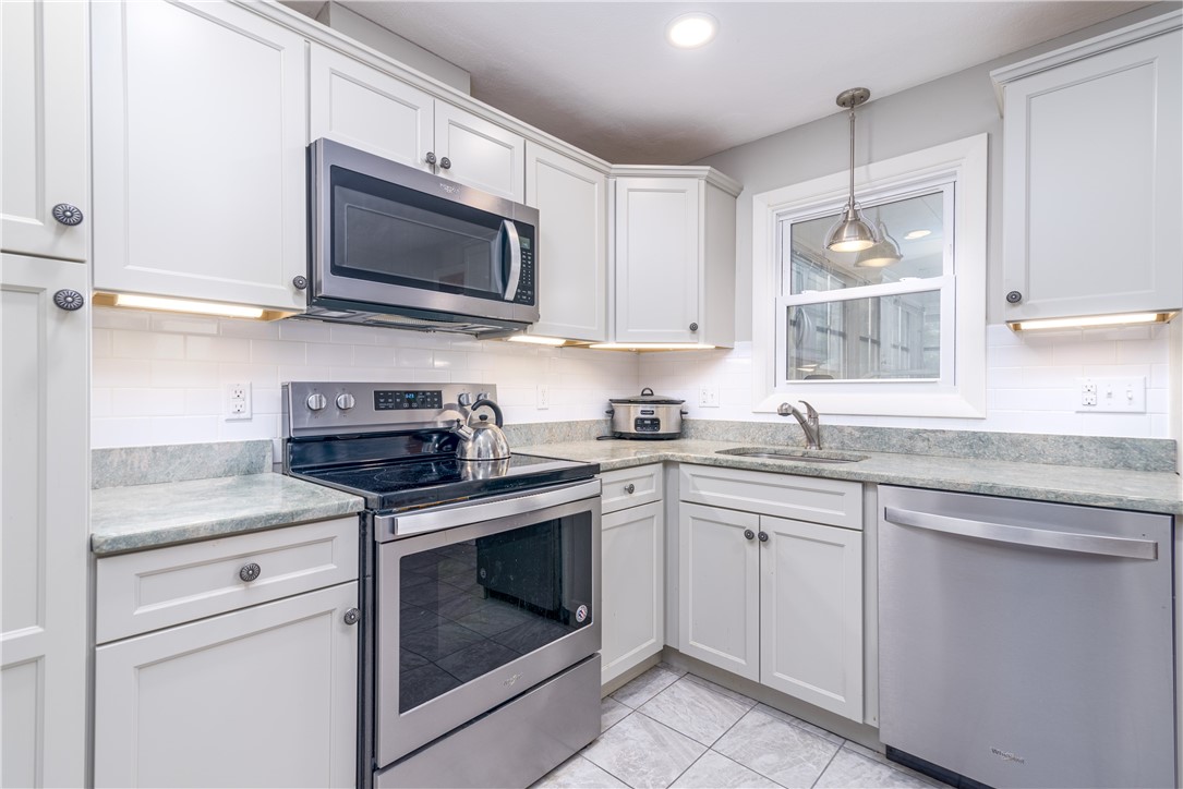 69 State Street Westerly, RI 02891 - Photo 8 of 27