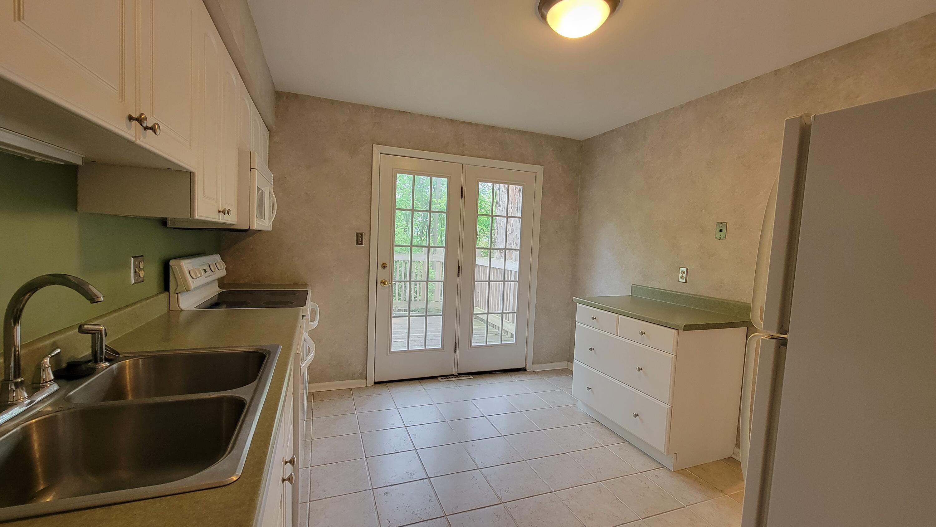 3540 Meadowlark Road Roanoke, VA 24018 - Photo 11 of 26 Kitchen3