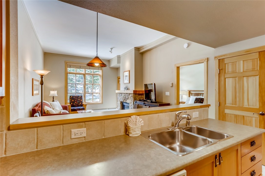 910 Copper Road, Unit 121 Frisco, CO 80443 - Photo 14 of 34 Kitchen/Living area