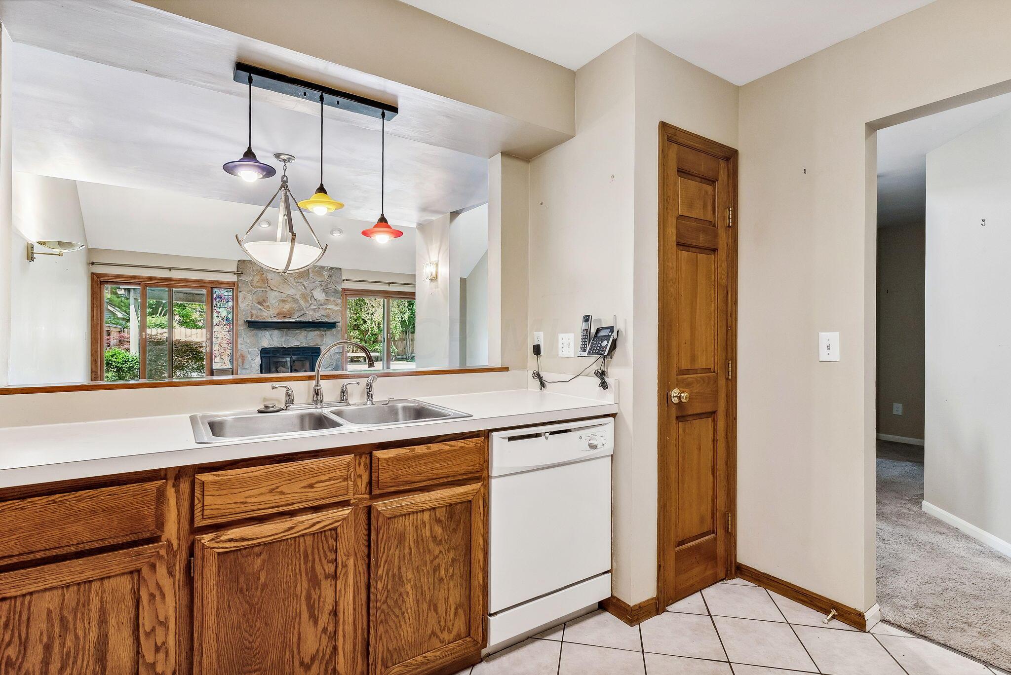 2164 Sandston Road Columbus, OH 43220 - Photo 12 of 55 KITCHEN