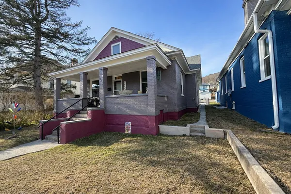 $159,900 | 120 West Ridgeway Street, Clifton Forge, VA 24422