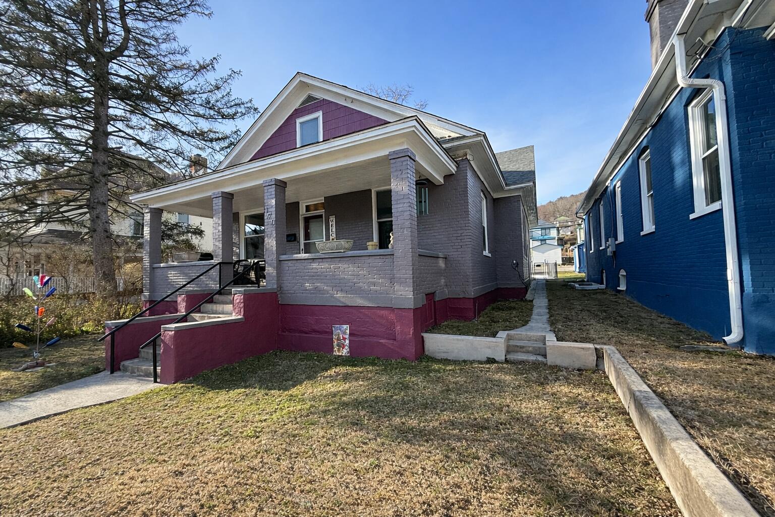 120 West Ridgeway Street Clifton Forge, VA 24422 - Photo 1 of 21 front view