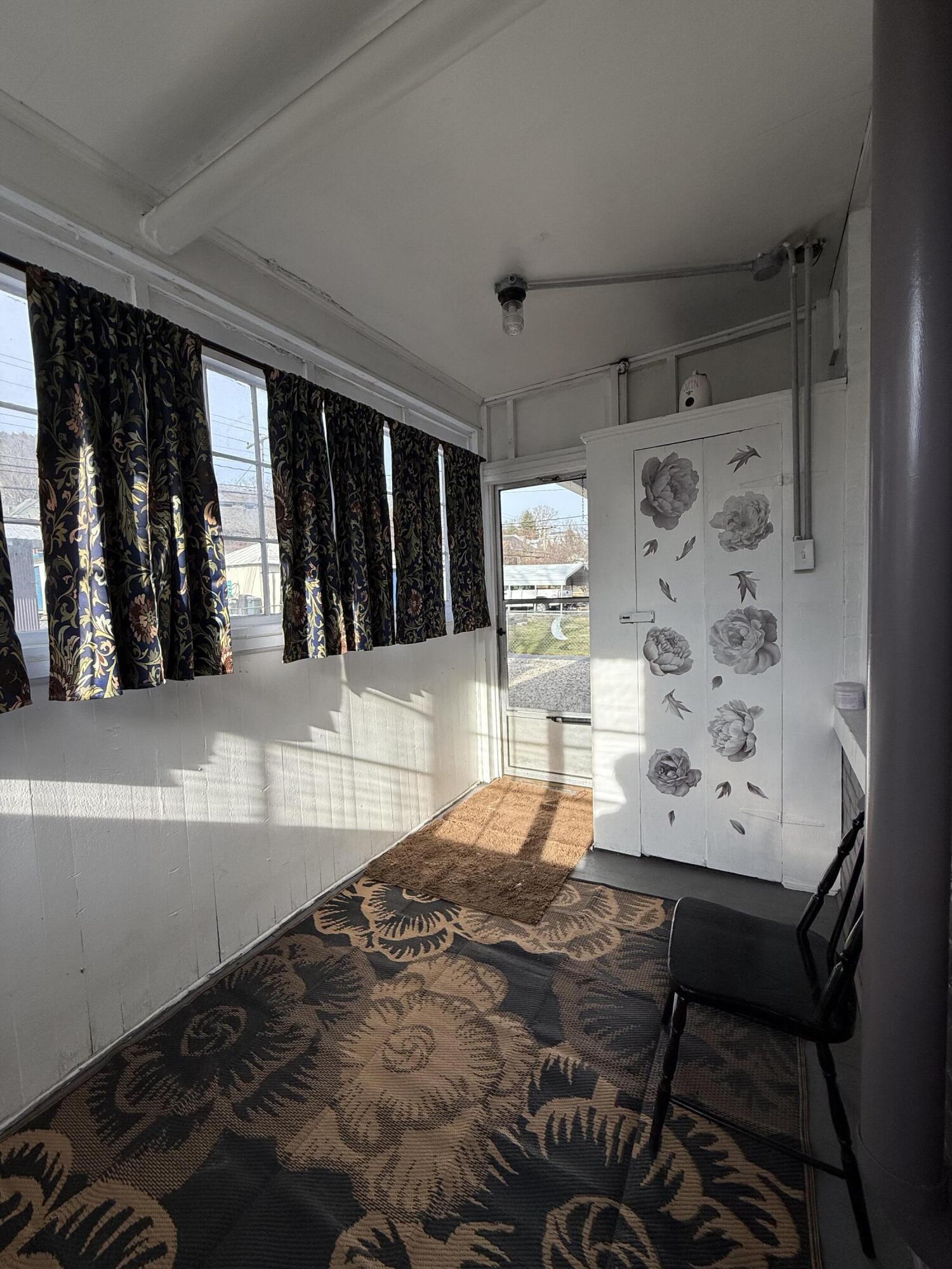 120 West Ridgeway Street Clifton Forge, VA 24422 - Photo 13 of 21 florida room