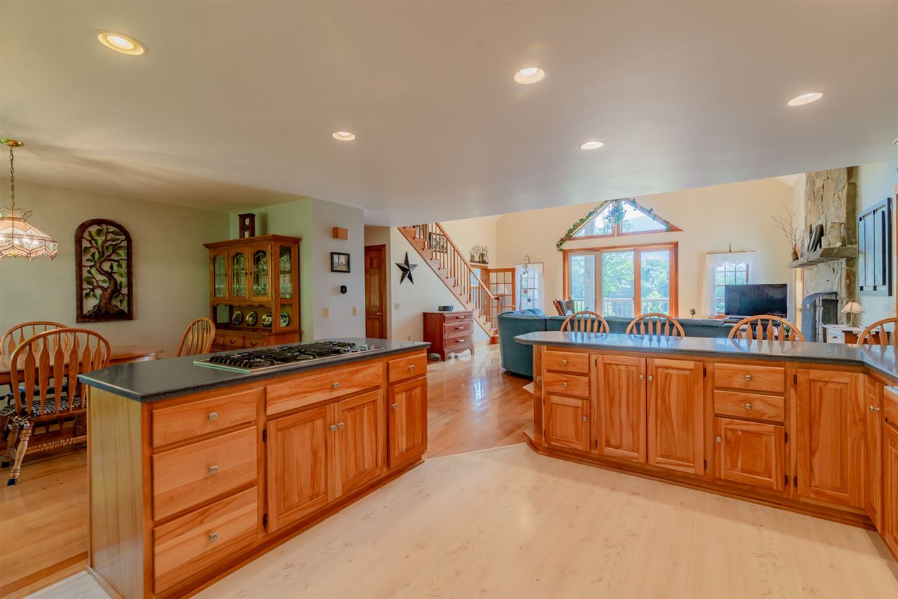 4467 East Road Shaftsbury, VT 05262 - Photo 10 of 33 Gallery Image 10