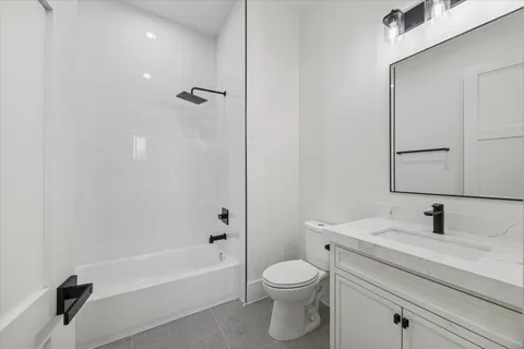 $949,900 | 614 Eleanor Street, Houston, TX 77009