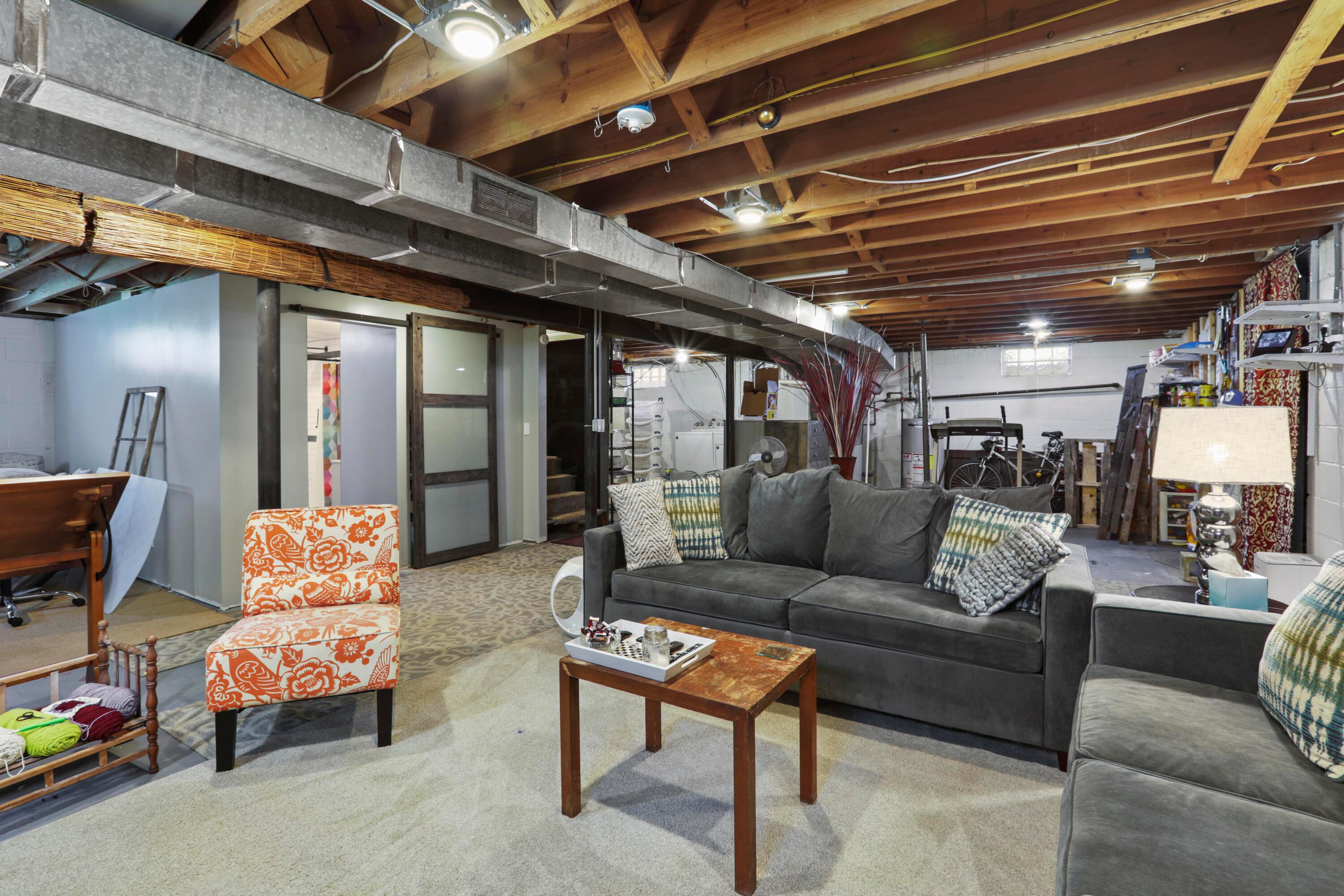 1030 Williams Road Columbus, OH 43207 - Photo 28 of 39 Tons of Potential!