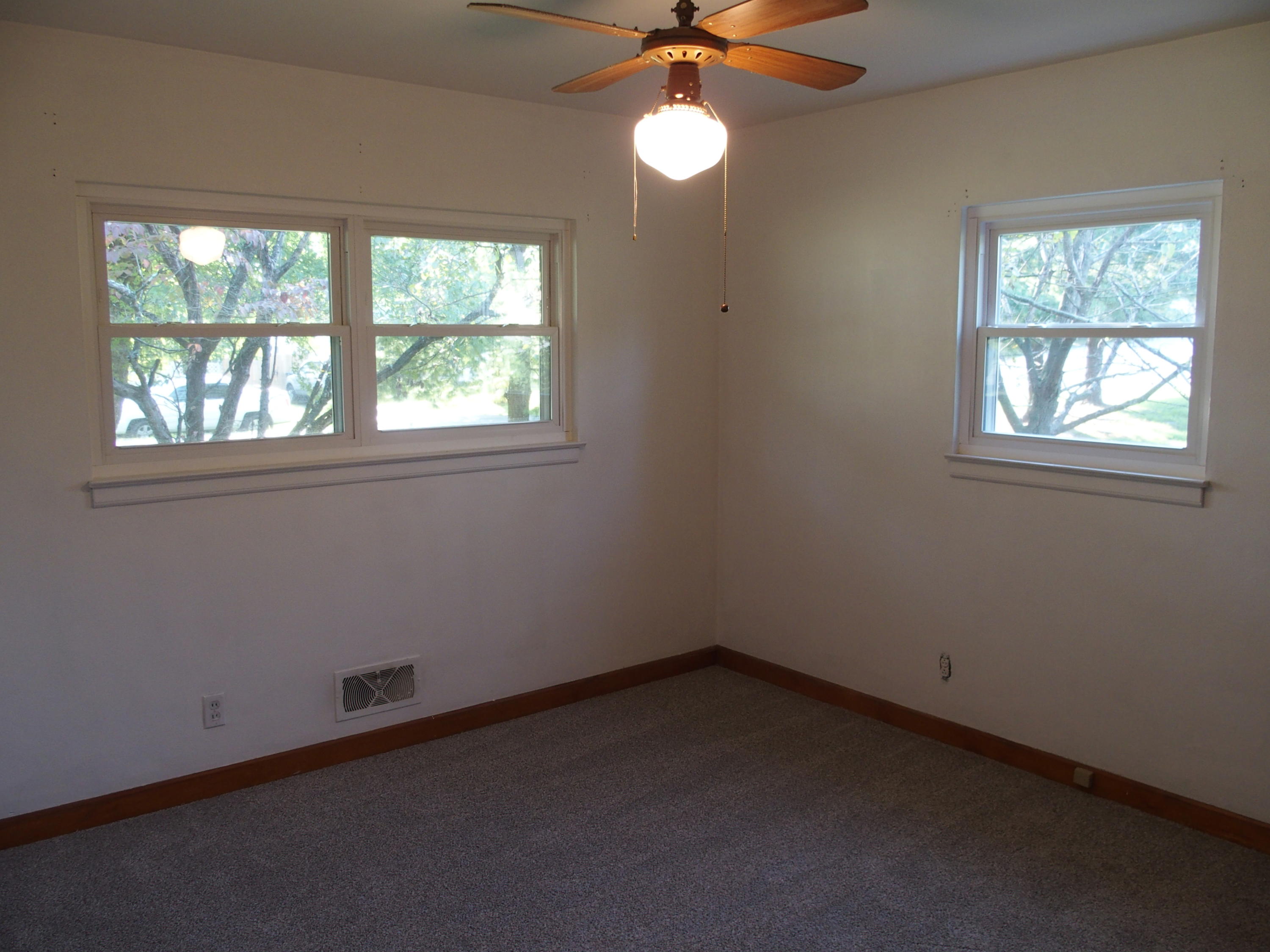 141 Barnett Road Salem, VA 24153 - Photo 11 of 15 P9170248