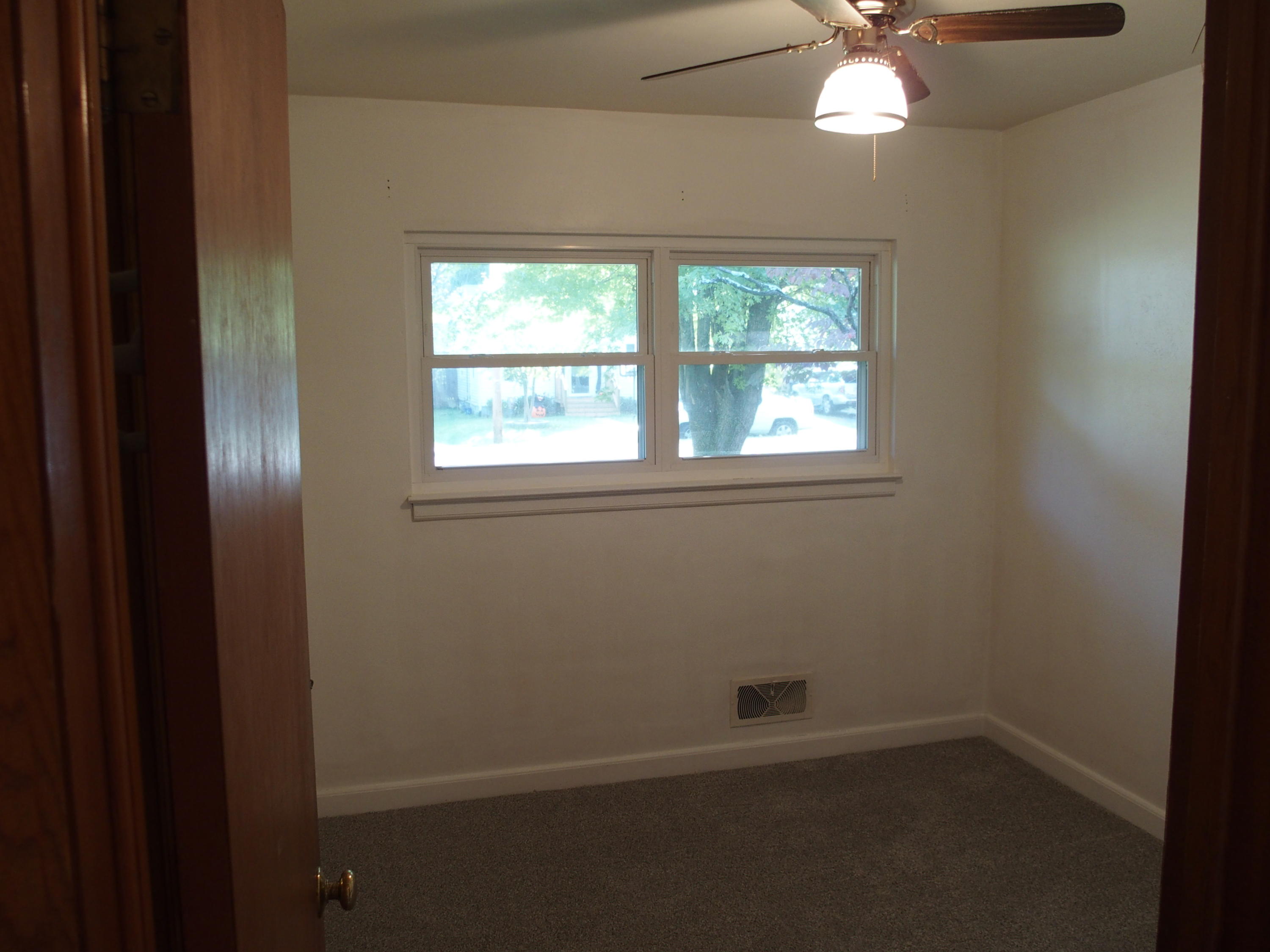 141 Barnett Road Salem, VA 24153 - Photo 9 of 15 P9170246