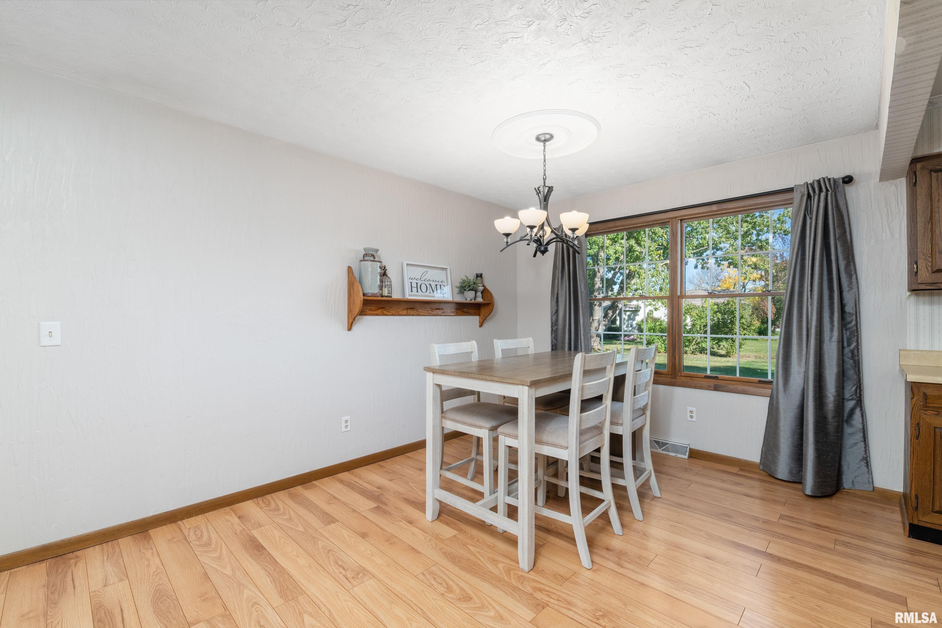 9401 141st Street West Taylor Ridge, IL 61284 - Photo 7 of 32