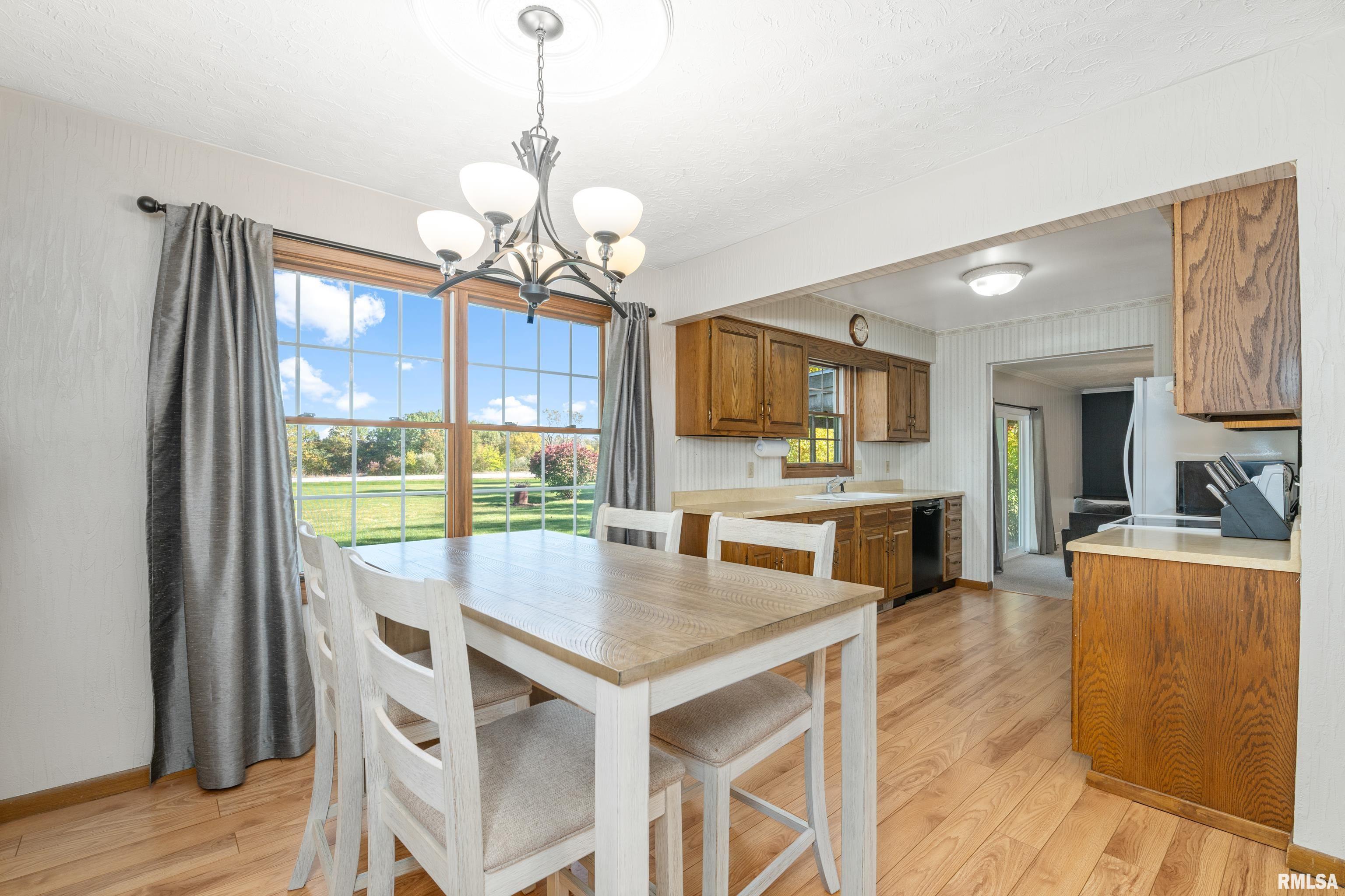 9401 141st Street West Taylor Ridge, IL 61284 - Photo 8 of 32