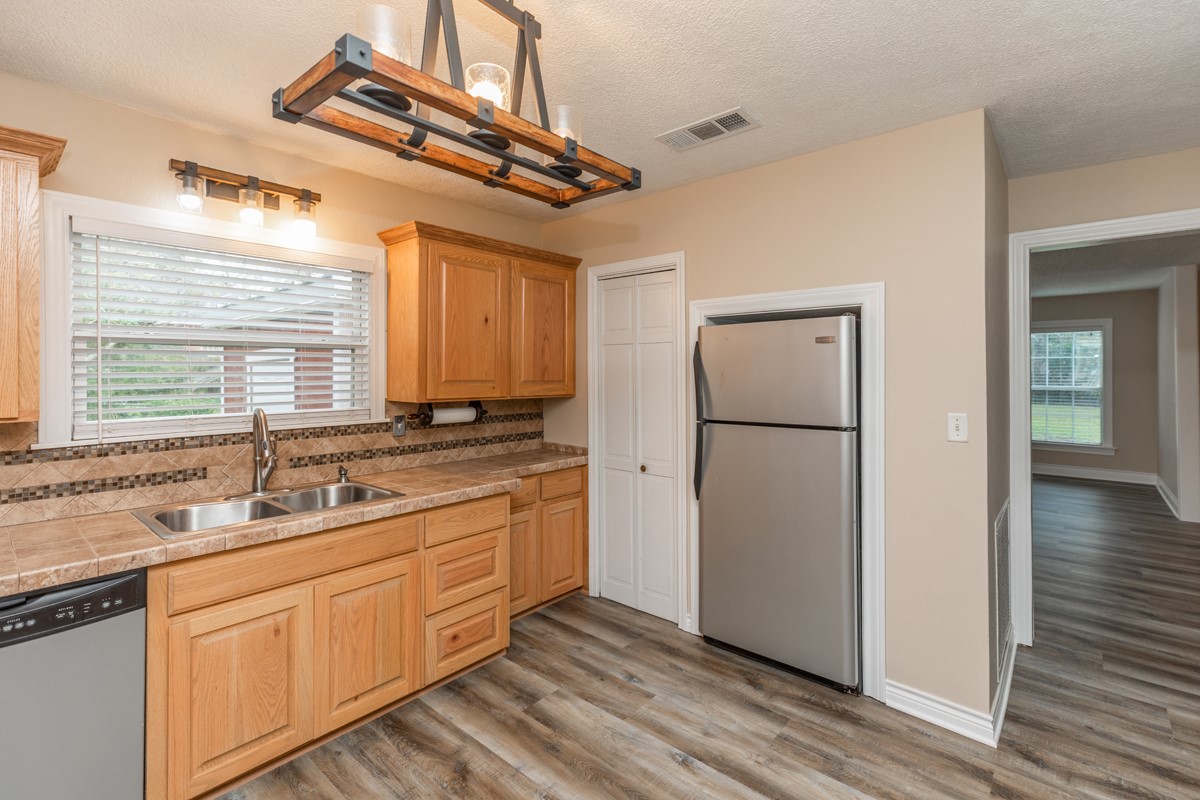 4205 North Tram Road Vidor, TX 77662 - Photo 12 of 32