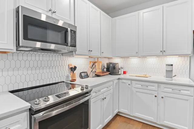 $3,675 | 4585 Mixson Avenue, North Charleston, SC 29405