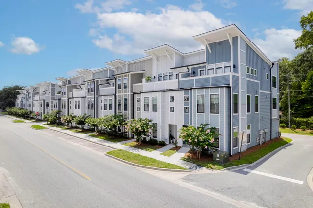 $3,675 | 4585 Mixson Avenue, North Charleston, SC 29405