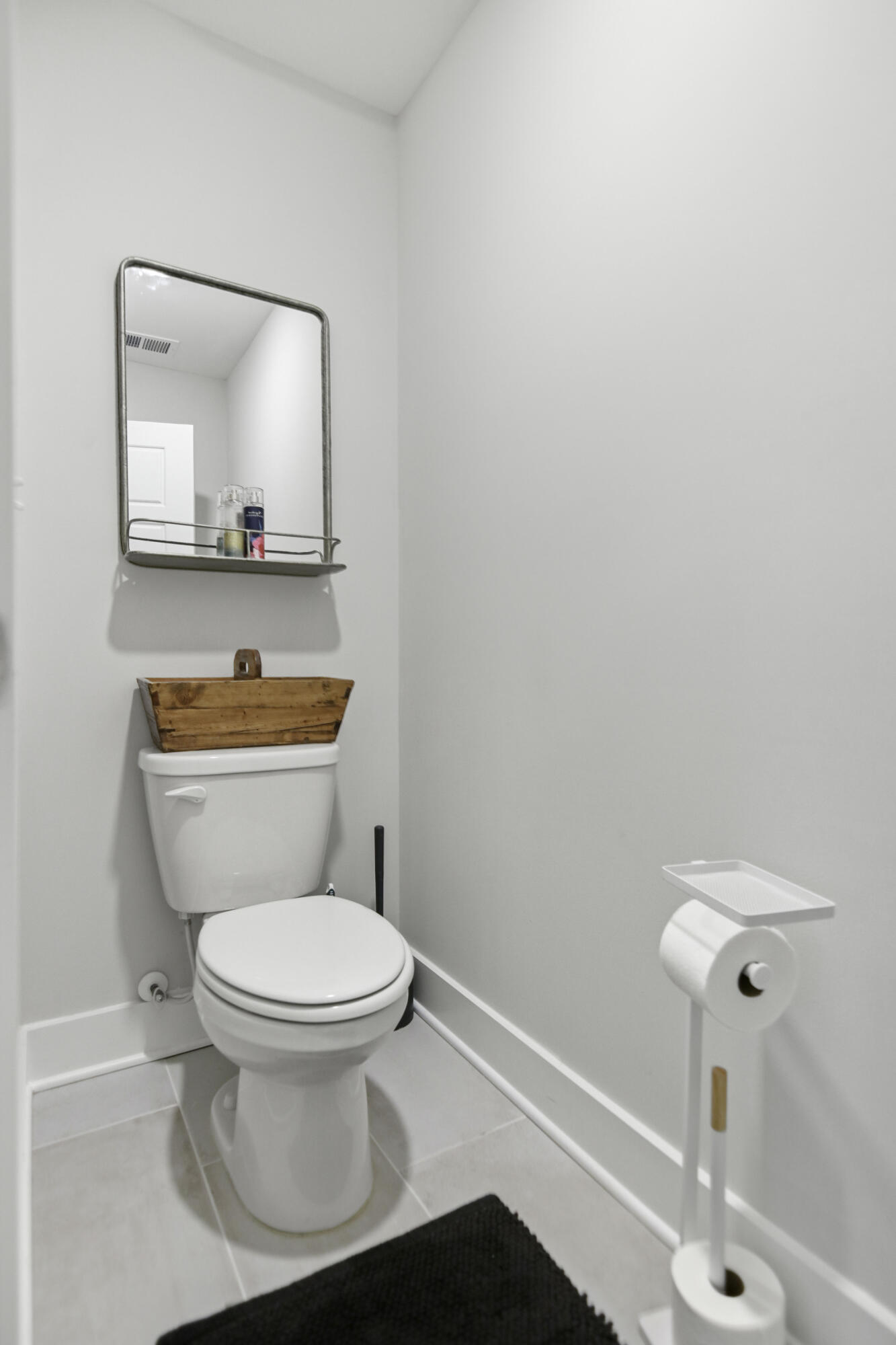 4585 Mixson Avenue North Charleston, SC 29405 - Photo 22 of 42 4585MixsonAve-CasaVerdeMedialLLC12