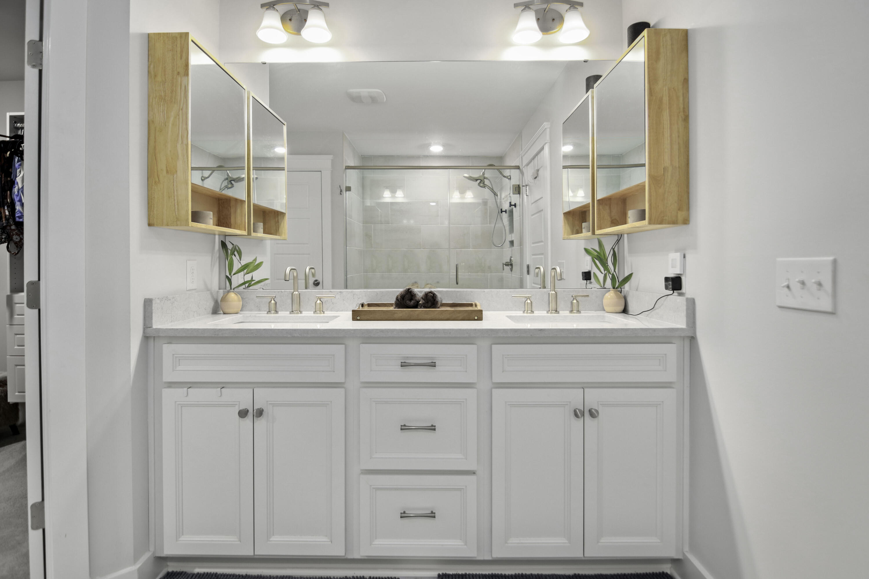 4585 Mixson Avenue North Charleston, SC 29405 - Photo 23 of 42 4585MixsonAve-CasaVerdeMedialLLC13