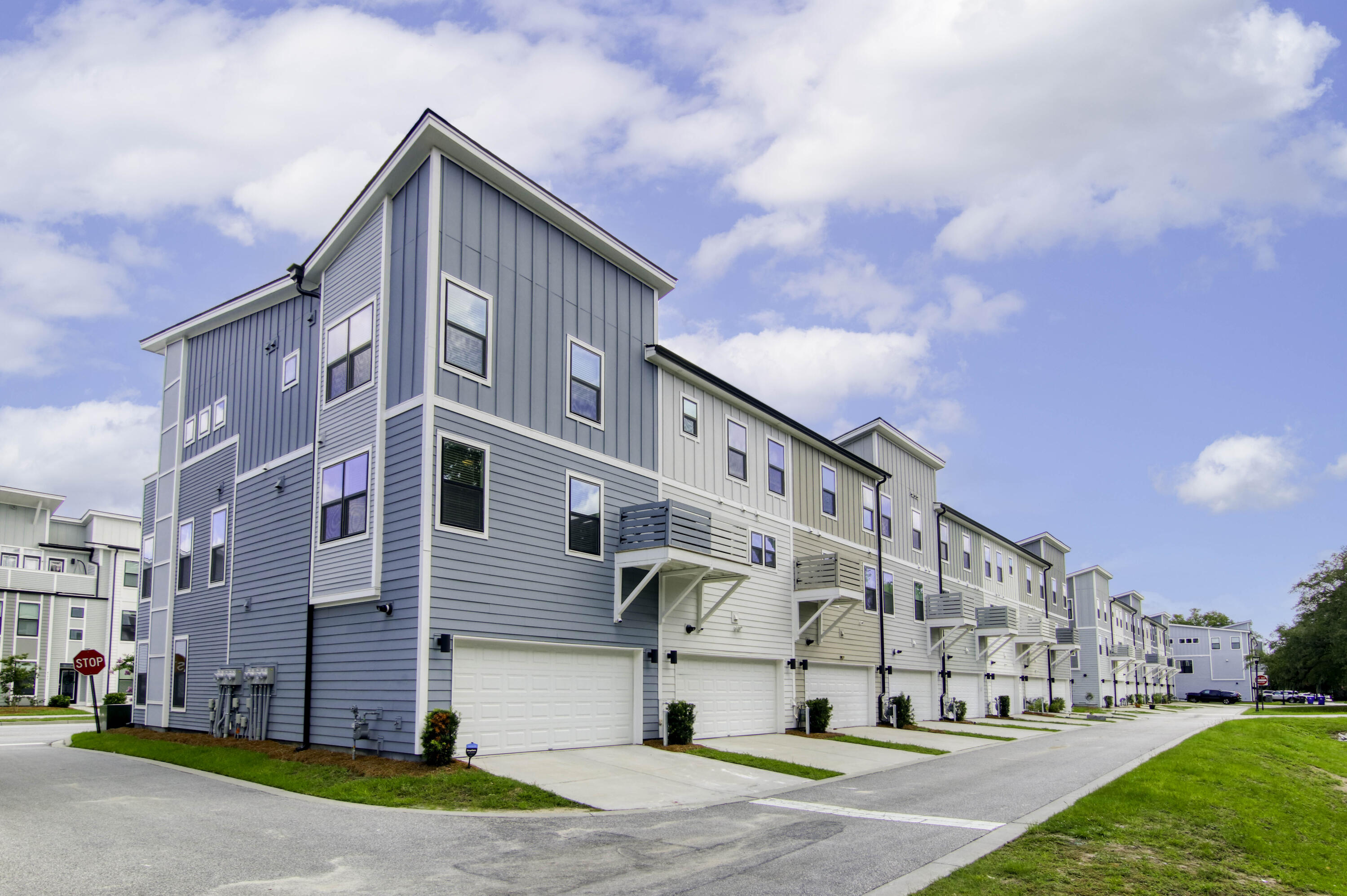 4585 Mixson Avenue North Charleston, SC 29405 - Photo 3 of 42 4585MixsonAve-CasaVerdeMedialLLC50